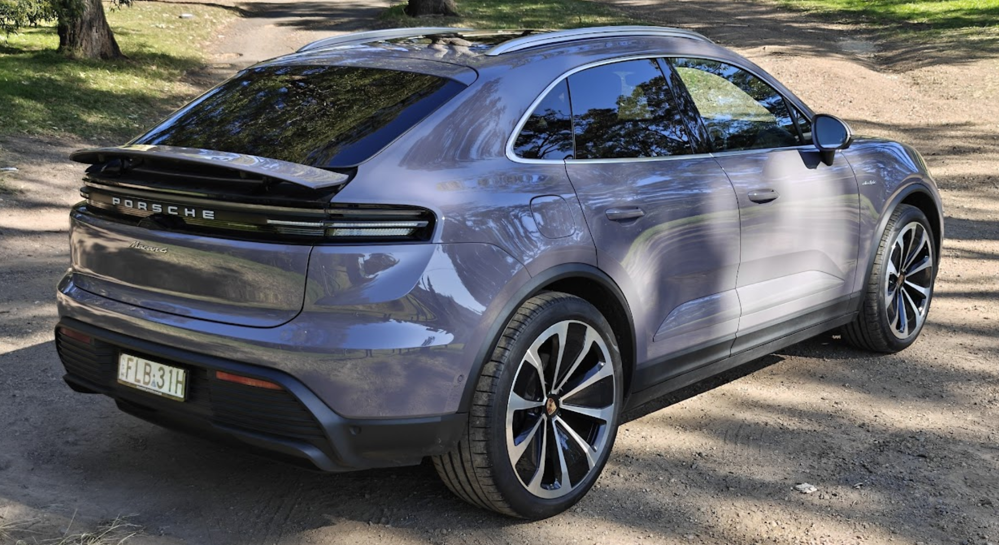 Το Porsche Macan 4s από την πλάτη