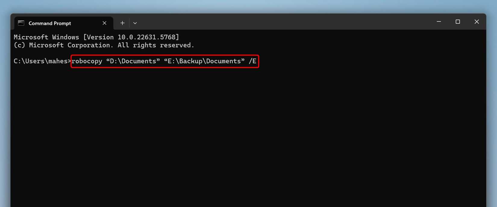 Μια εντολή robocopy για την αντιγραφή αρχείων και ακόμη και τους κενούς υποφακέλους που πληκτρολογούνται στη γραμμή εντολών.