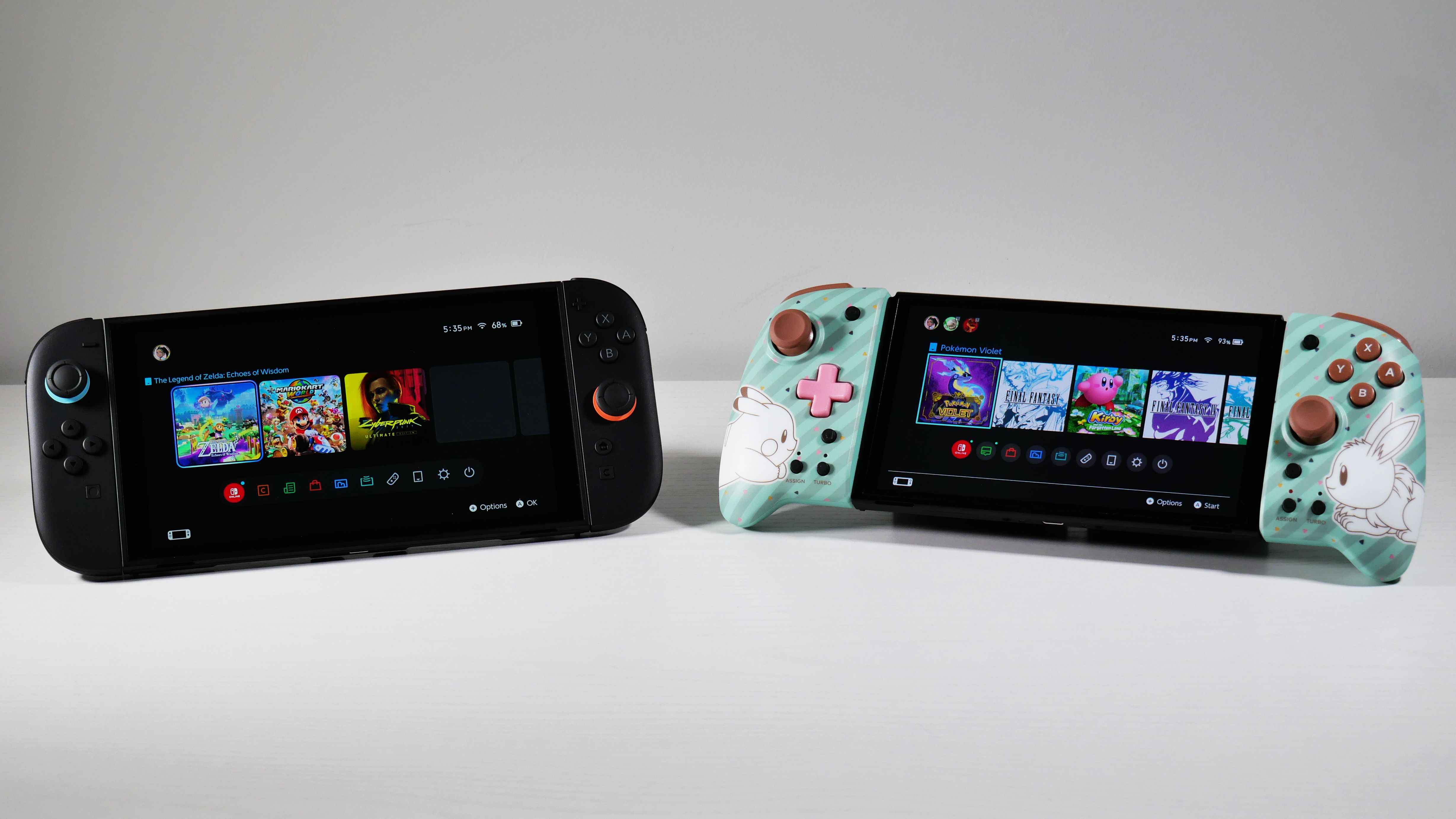 Το Nintendo Switch 2 και ο διακόπτης OLED δίπλα -δίπλα, επισημαίνοντας το Hori Split Pro Pro του διακόπτη OLED.